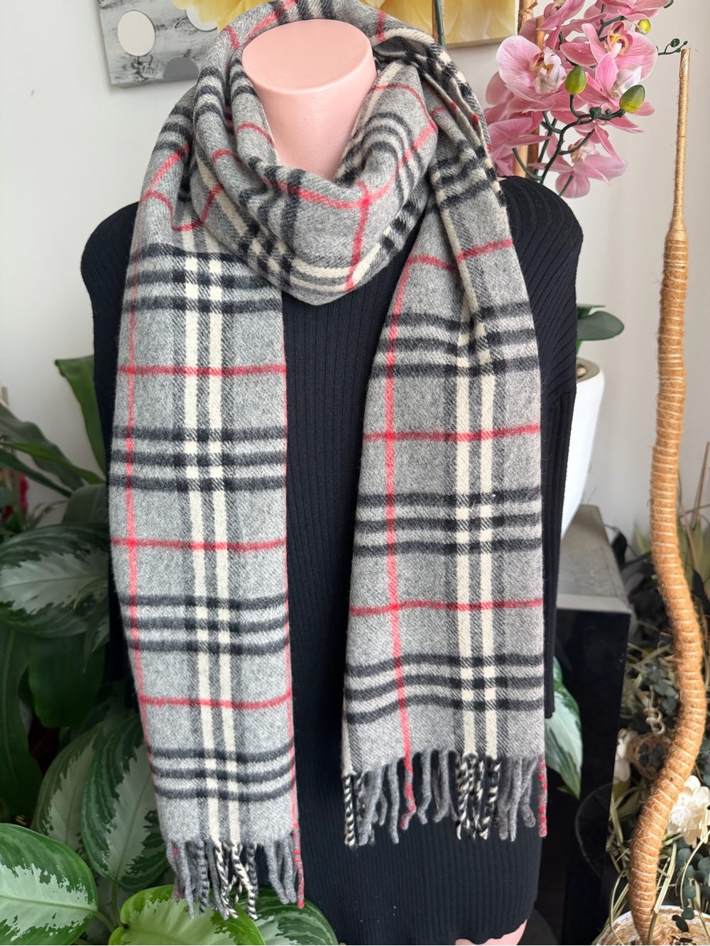 Burberry London Lambwool Throw/ Shawl Scarf. - Picture 12 of 14